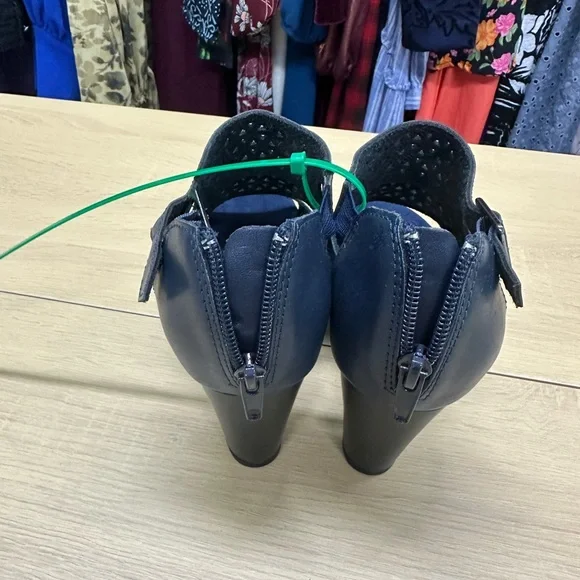 Easy Street Women’s Adara Navy Heeled Sandal Size 7.5 W NWOT - Picture 4 of 8